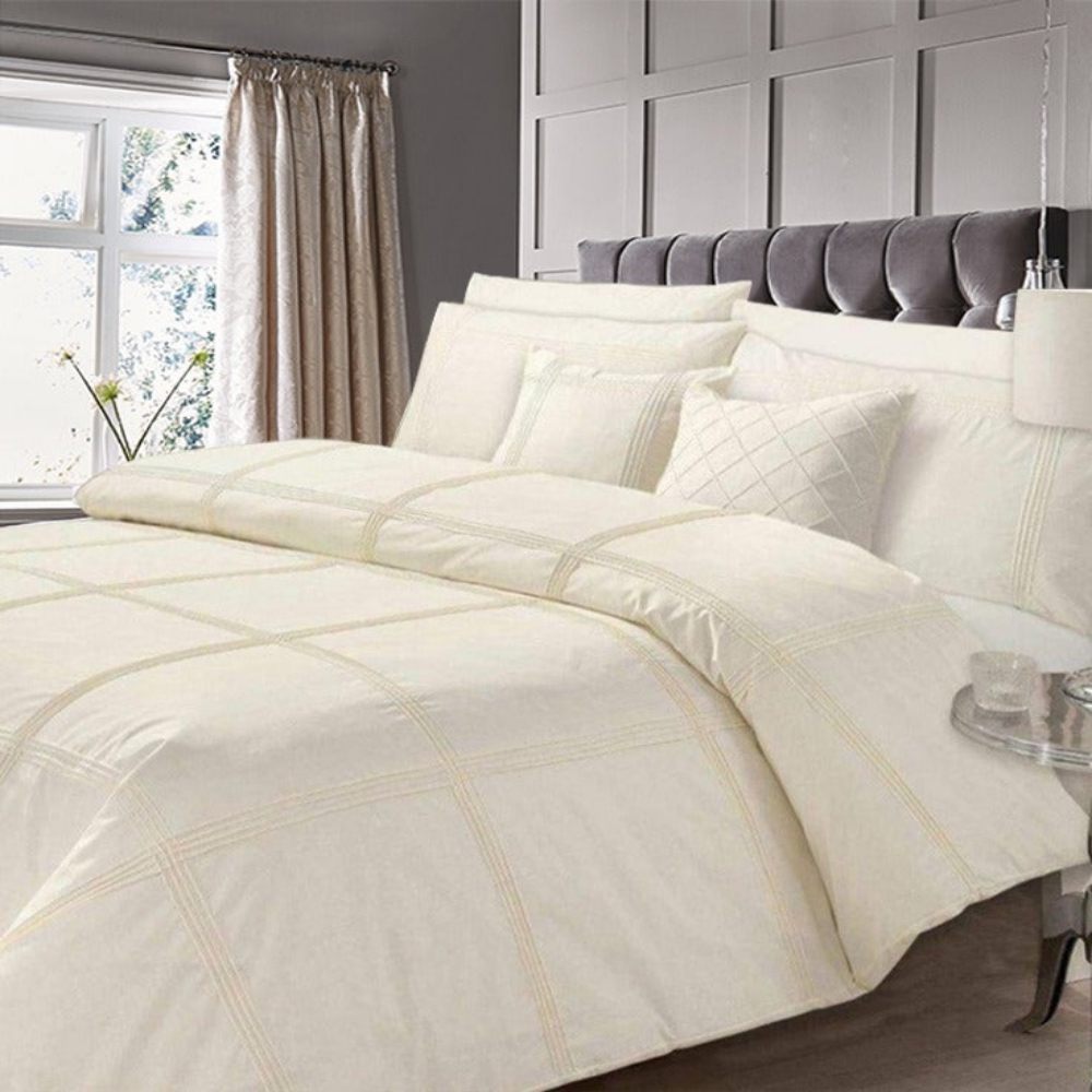 8 Pcs Box Pleated cream-Duvet Set