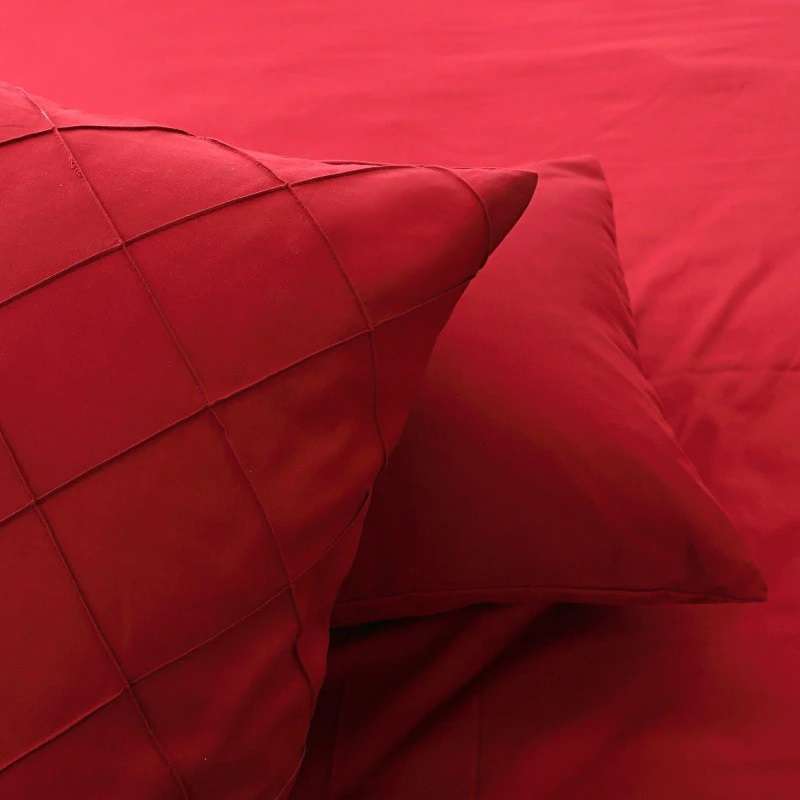 Cross Pleated Duvet Set - Maroon